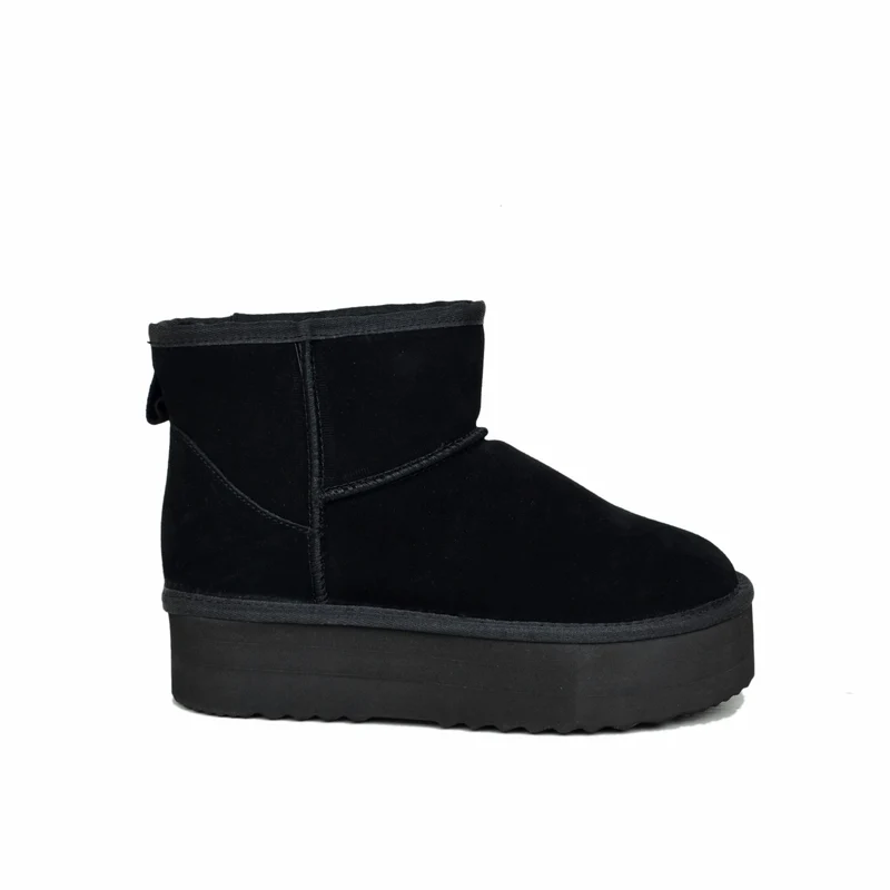 Stivaletti Platform Total Black in Pelle Scamosciata Imbottiti in Vera Lana