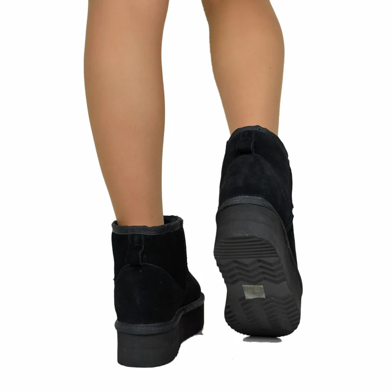 Stivaletti Platform Total Black in Pelle Scamosciata Imbottiti in Vera Lana