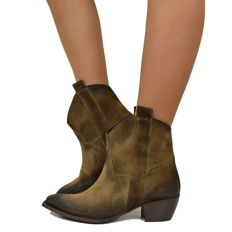Stivaletti Texanini alla Caviglia in Camoscio Taupe Effetto Tacco 5 cm Made in Italy