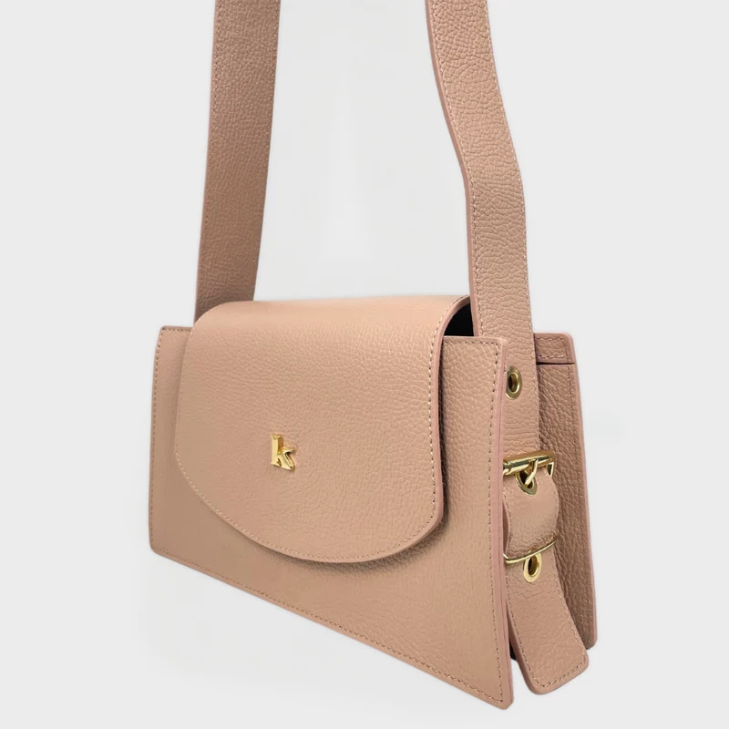 Borsa con Tracolla Regolabile in Pelle Rosa con Borchia "K" Made in Italy