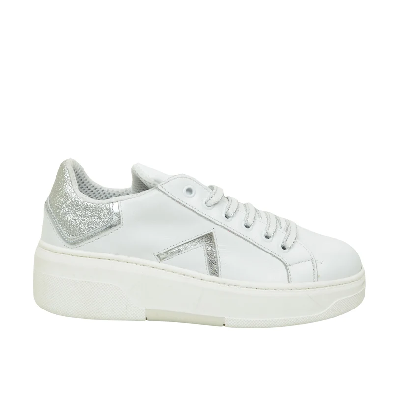 Sneakers Bianche Dettagli Argento Vera Pelle Punta Tonda Divine Follie