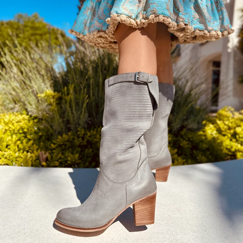 Stivali Donna Zigrinati con Tacco Medio in Pelle Nabuk Grigio
