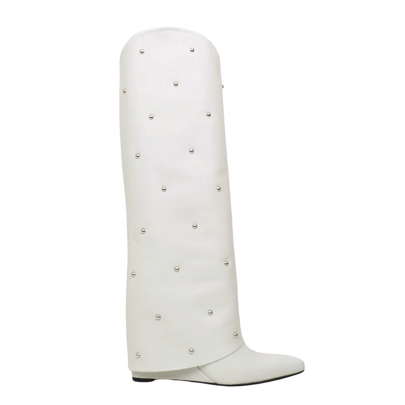 Stivali con Ghetta e Borchie Argentate Tacco a Zeppa di 9 Cm Limited Edition Bianchi