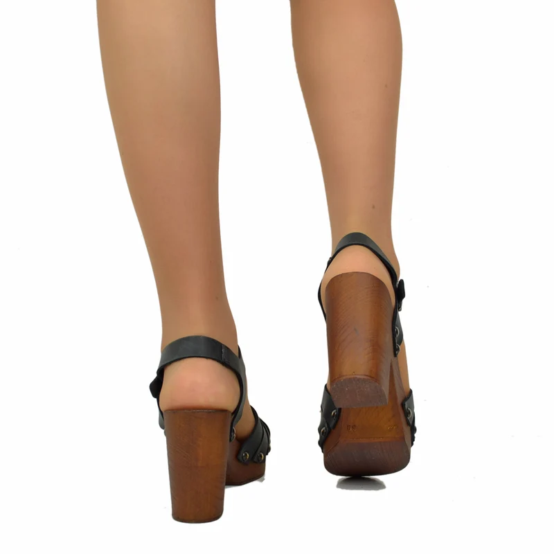 Sandali a Ragnetto Neri in Pelle Ingrassata Made in Italy
