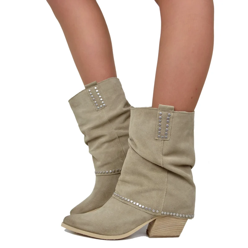 Stivaletti Texani Donna in Pelle Scamosciata Beige con Borchie