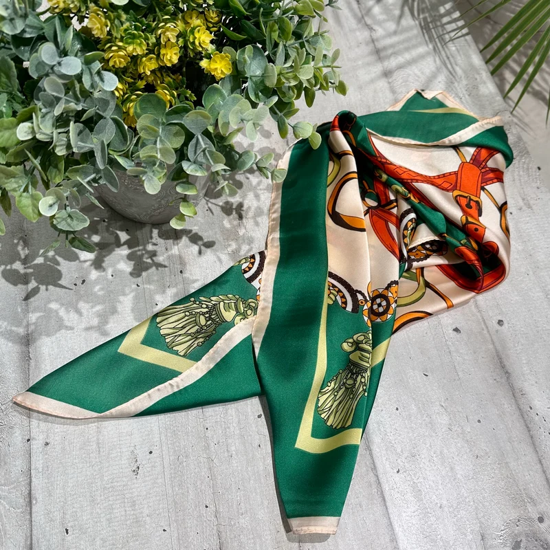 Foulard COLORI MISI in Seta e Viscosa Fantasia Catena Verde