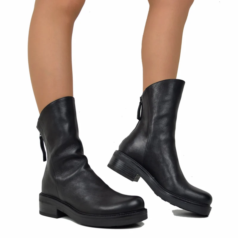 Stivaletti alla Caviglia con Zip Posteriore in Vera Pelle Total Black