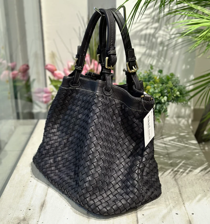 Borsa Grande Intrecciata a Mano in Vera Pelle Luxury con Traccola Nera