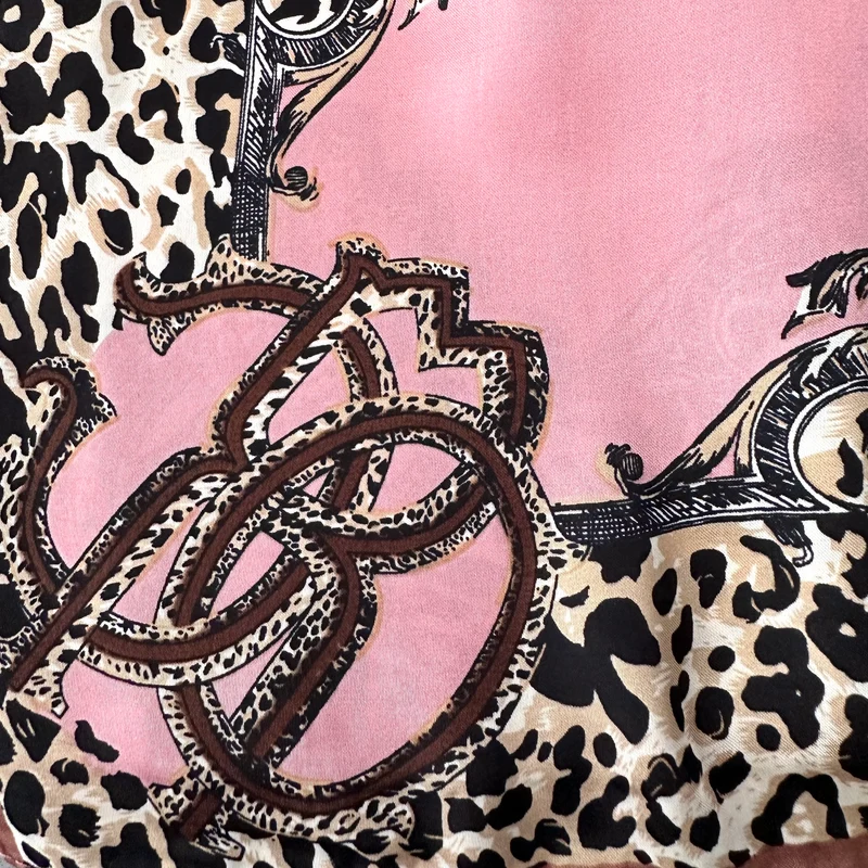 Foulard in Seta e Viscosa Fantasia Leopard