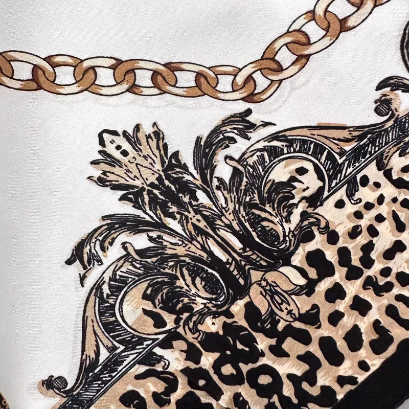 Foulard in Seta e Viscosa Fantasia Leopard
