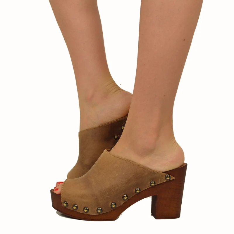 Zoccolo Donna in Pelle Ingrassata in color Camel Made in Italy
