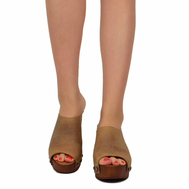 Zoccolo Donna in Pelle Ingrassata in color Camel Made in Italy