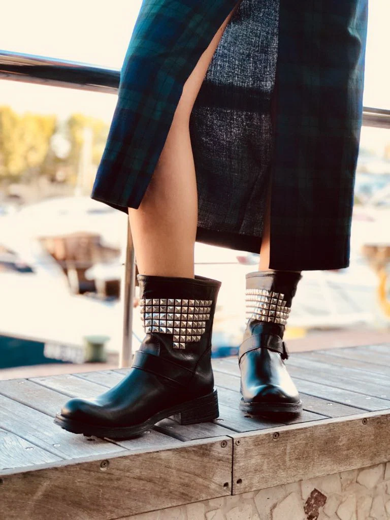 Biker Boots Donna con Borchie in Vera Pelle Nera Made in Italy