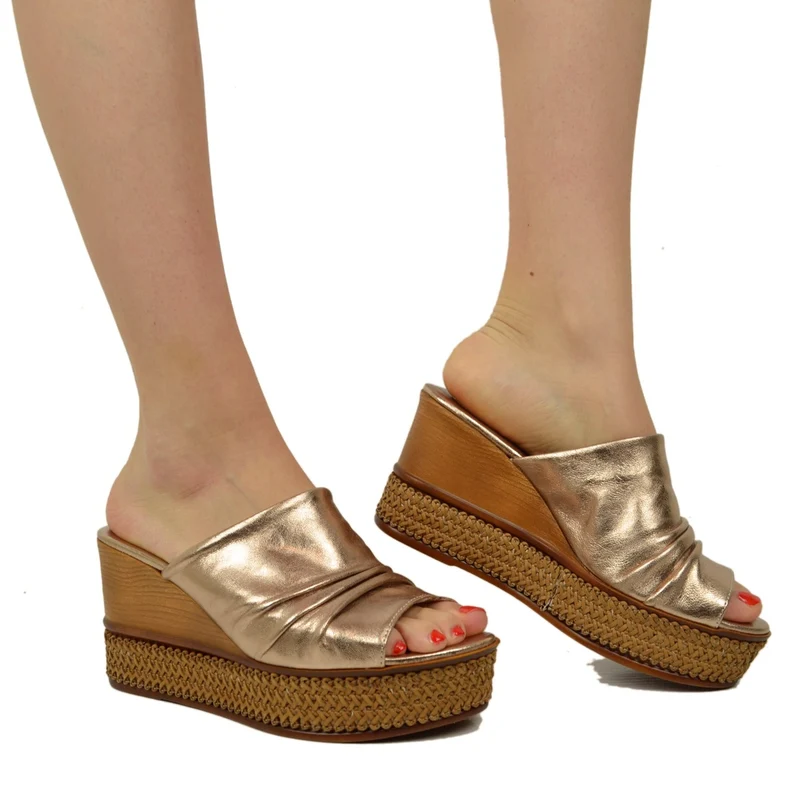 Zeppe Donna in Pelle Laminata Taupe con Plateau Made in Italy
