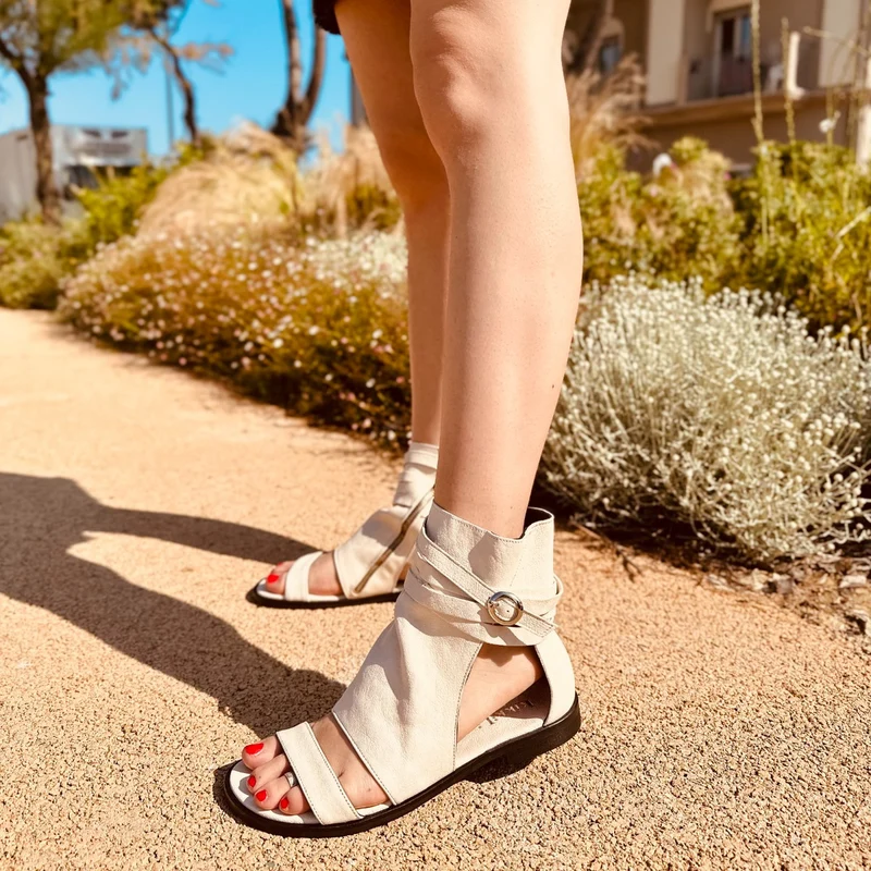 Sandali a Stivaletto Donna Bianchi in Pelle con Fibbia e Zip