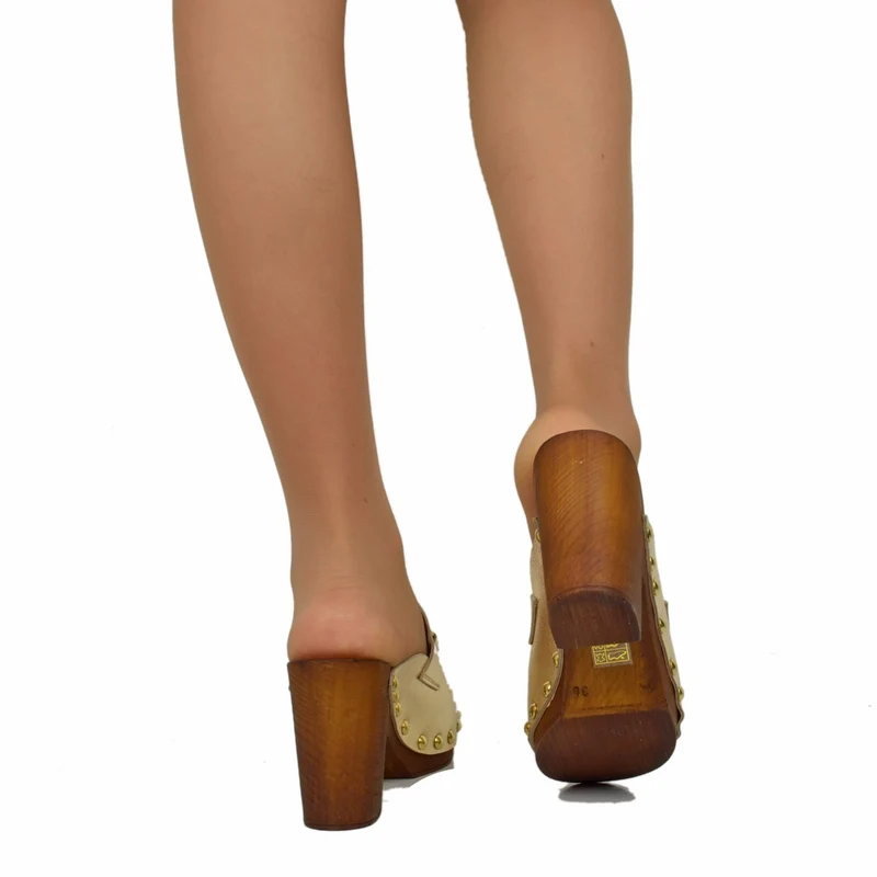 Zoccolo Donna in Pelle Laminata in color Platino con Catena