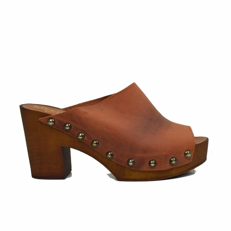 Zoccolo Donna in Pelle Ingrassata in color Daino Made in Italy