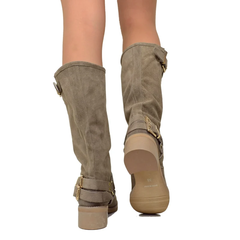 Stivali Donna in Pelle Scamosciata Taupe con Punta Squadrata