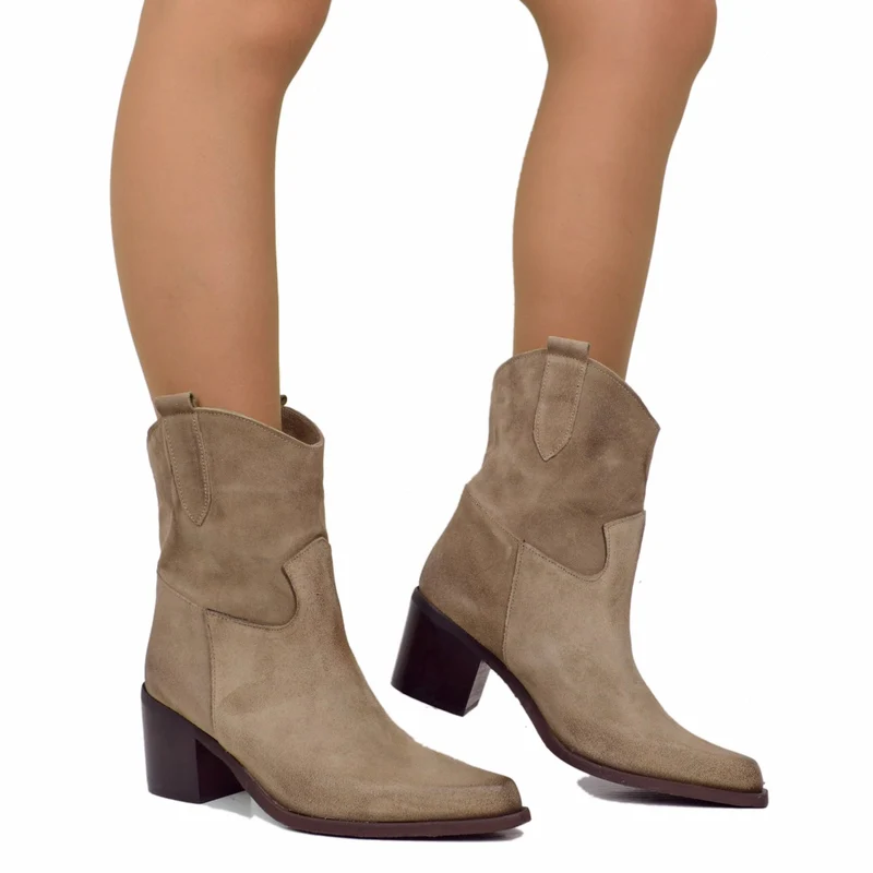 Stivaletti Texani in Pelle Scamosciata Taupe con Tacco Medio