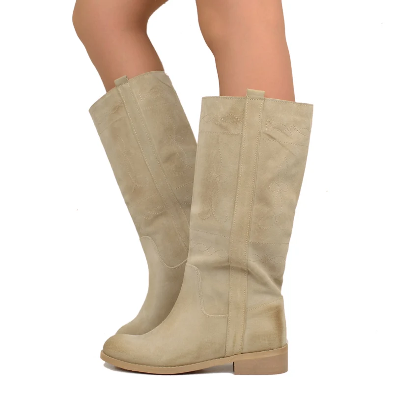 Stivali Camperos Donna Scamosciati Beige con Ricami Made in Italy