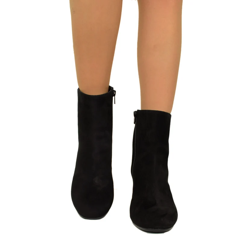 Stivaletti Donna Neri in Pelle Scamosciata Tacco Medio con Zip