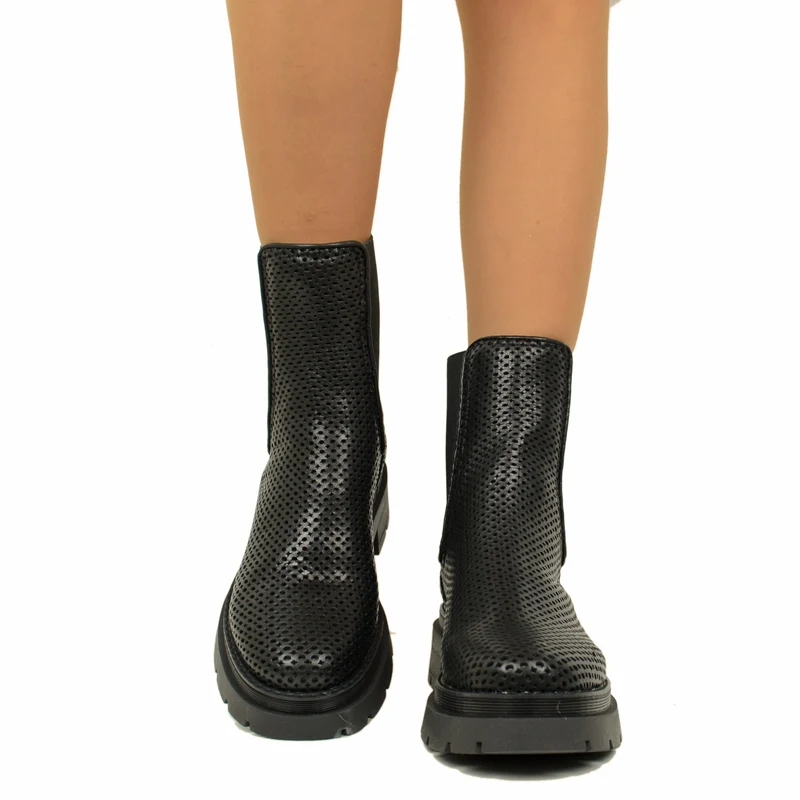 Stivaletti Beatles Donna Traforati Neri Made in Italy