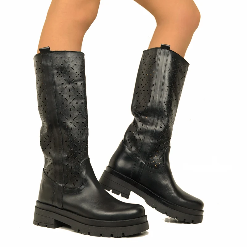 Stivali Donna Traforati Neri in Pelle con Fondo Platform