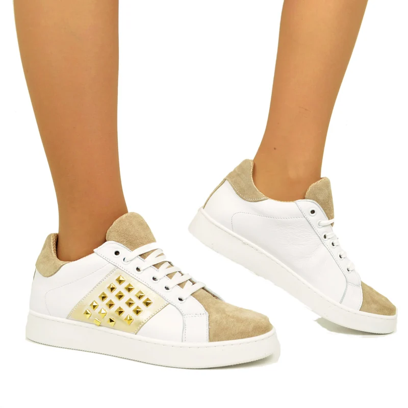 Sneakers Donna Bianche e Camoscio Beige con Borchie