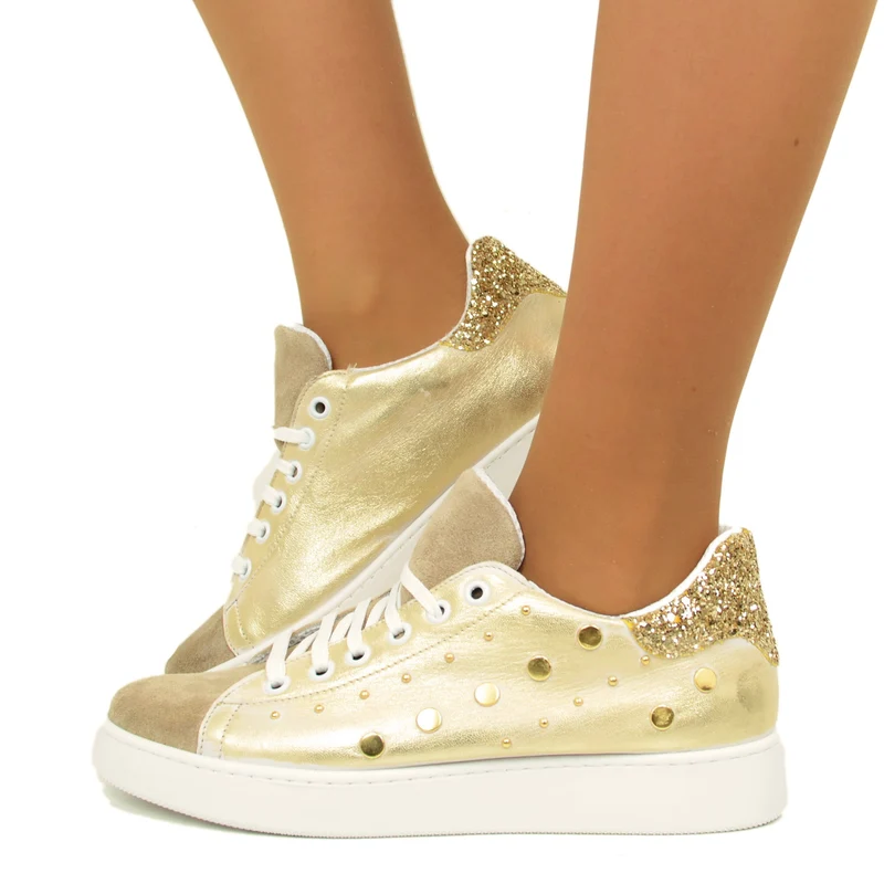 Sneakers Donna in Pelle Platino con Borchie e Glitter