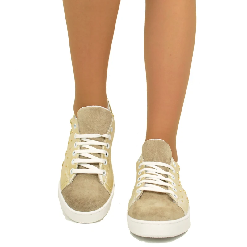 Sneakers Donna in Pelle Platino con Borchie e Glitter