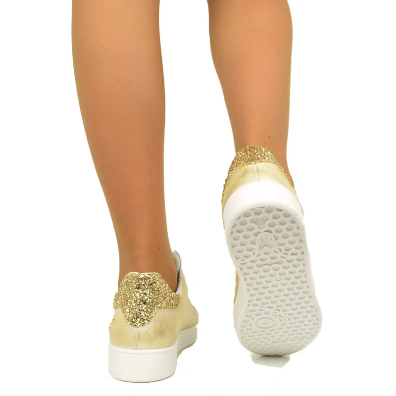 Sneakers Donna in Pelle Platino con Borchie e Glitter