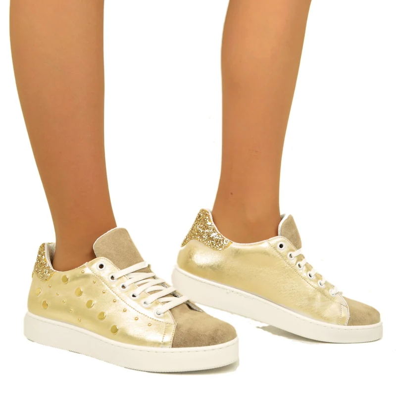 Sneakers Donna in Pelle Platino con Borchie e Glitter