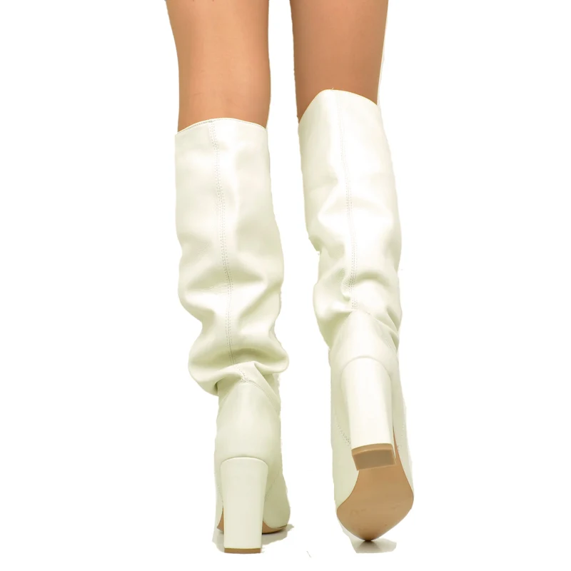 Stivali Donna Alti color Latte in Pelle con Tacco Alto