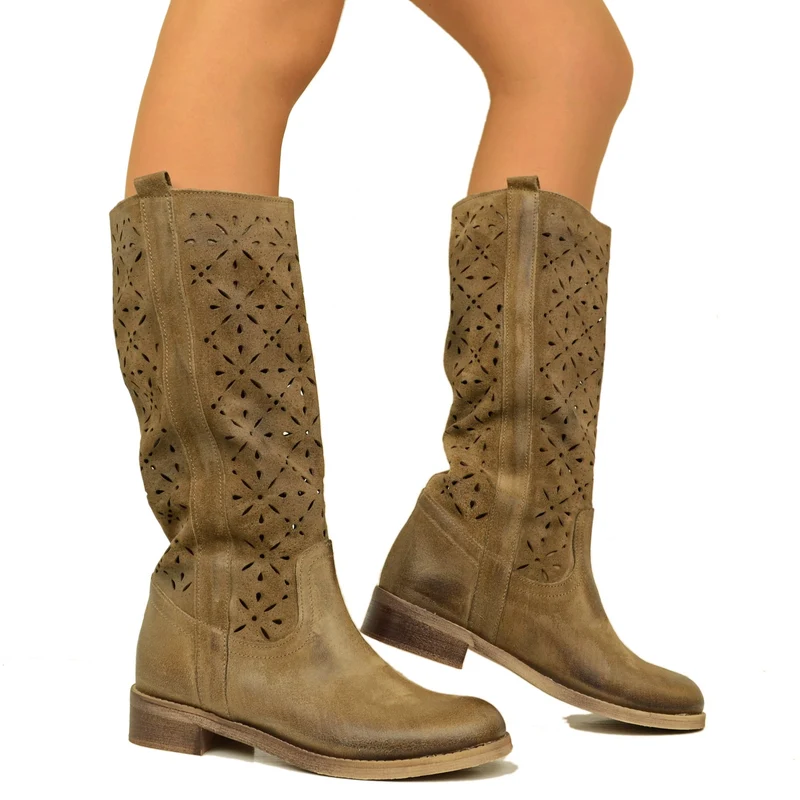 Stivali Donna Camperos Traforati Taupe in Pelle Scamosciata