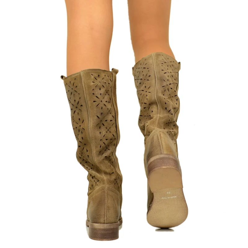 Stivali Donna Camperos Traforati Taupe in Pelle Scamosciata