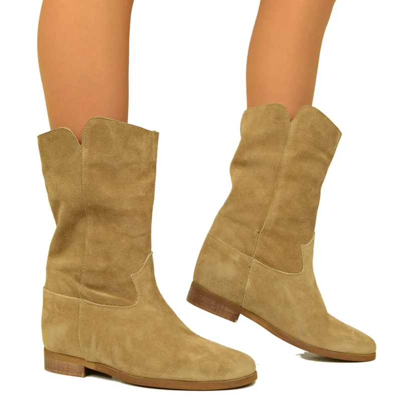 Stivaletti Donna Beige in Camoscio con Zeppa Interna
