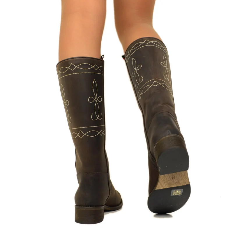 Stivali Camperos Donna in Pelle Nabuk Marrone con Ricami