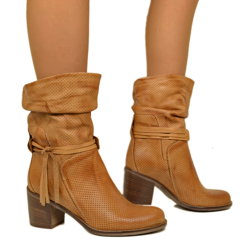 Stivaletti Donna Traforati in Pelle Vintage Cuoio Made in Italy