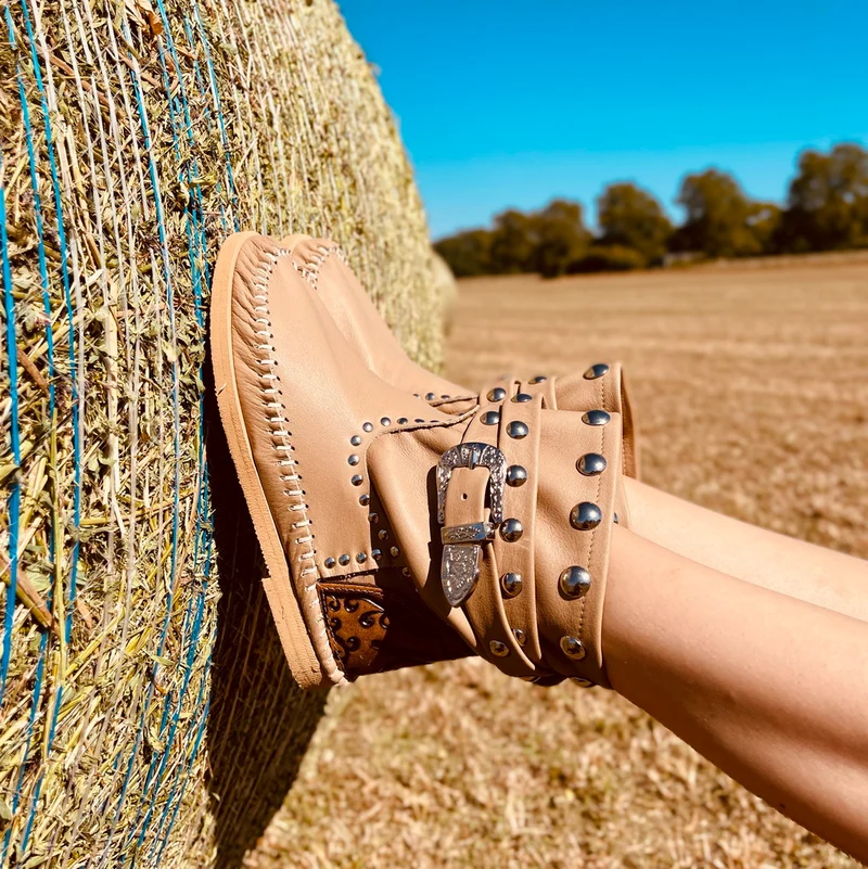 Indianini Bassi in Pelle Beige con Fibbie Originali KikkiLine