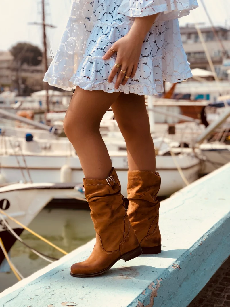 Stivali Biker Boots a Metà Polpaccio in Pelle Vintage Cuoio