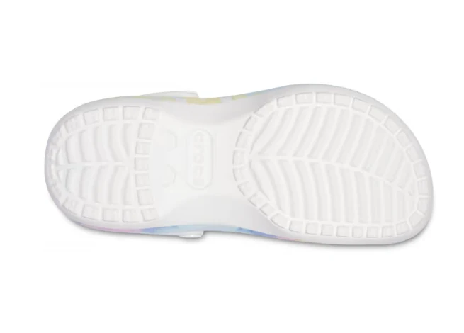 Crocs Unisex Classic Plateau Clog mit Batikmuster - Weiß / Mehrfarbig