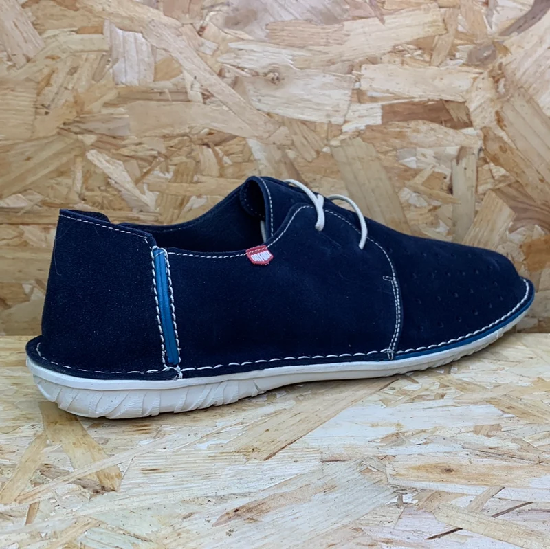 On Foot Herren-Schuhe aus perforiertem Leder – Marineblau