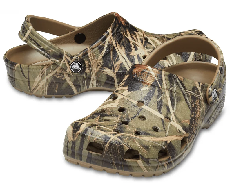 Crocs Unisex Classic RealTree v2.0 Clog – Khaki