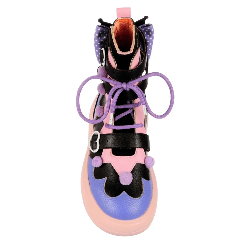 Irregular Choice Frauen Hello Kitty Halloween Gruselige Kuromi Stiefeletten – Schwarz