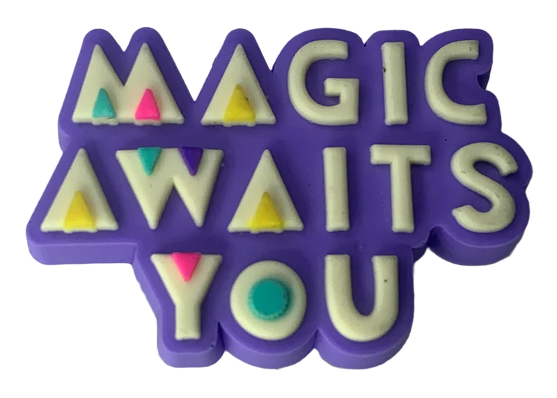 Crocs Jibbitz Disney Encanto-Charm „Magic Awaits You“.