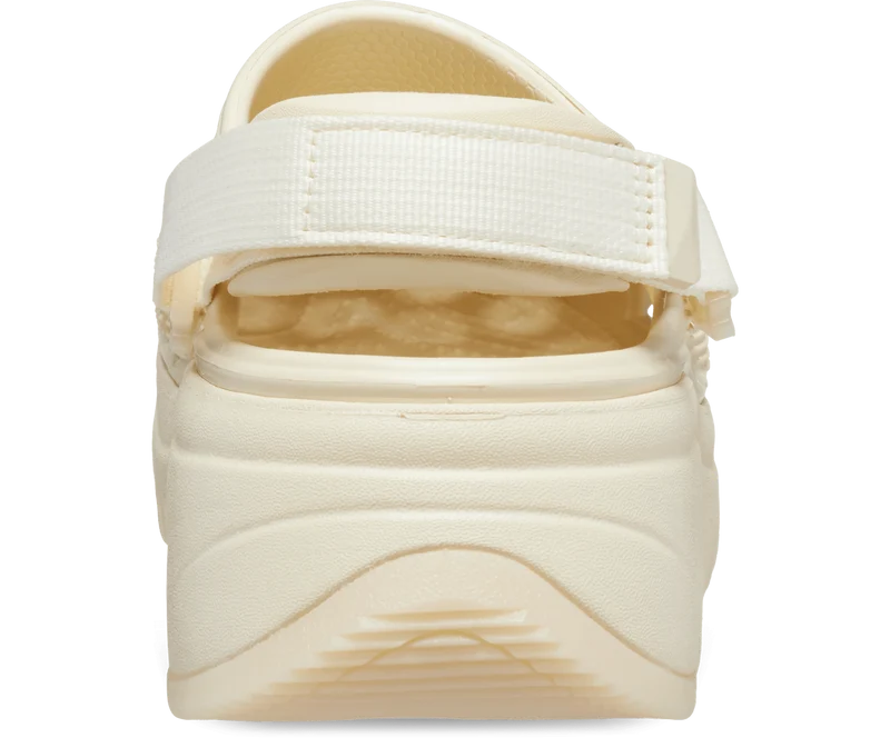 Crocs Unisex Classic Hiker Xscape Clog – Vanille