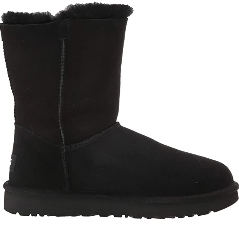 UGG - Klassischer kurzer Charm-Stiefel – Schwarz