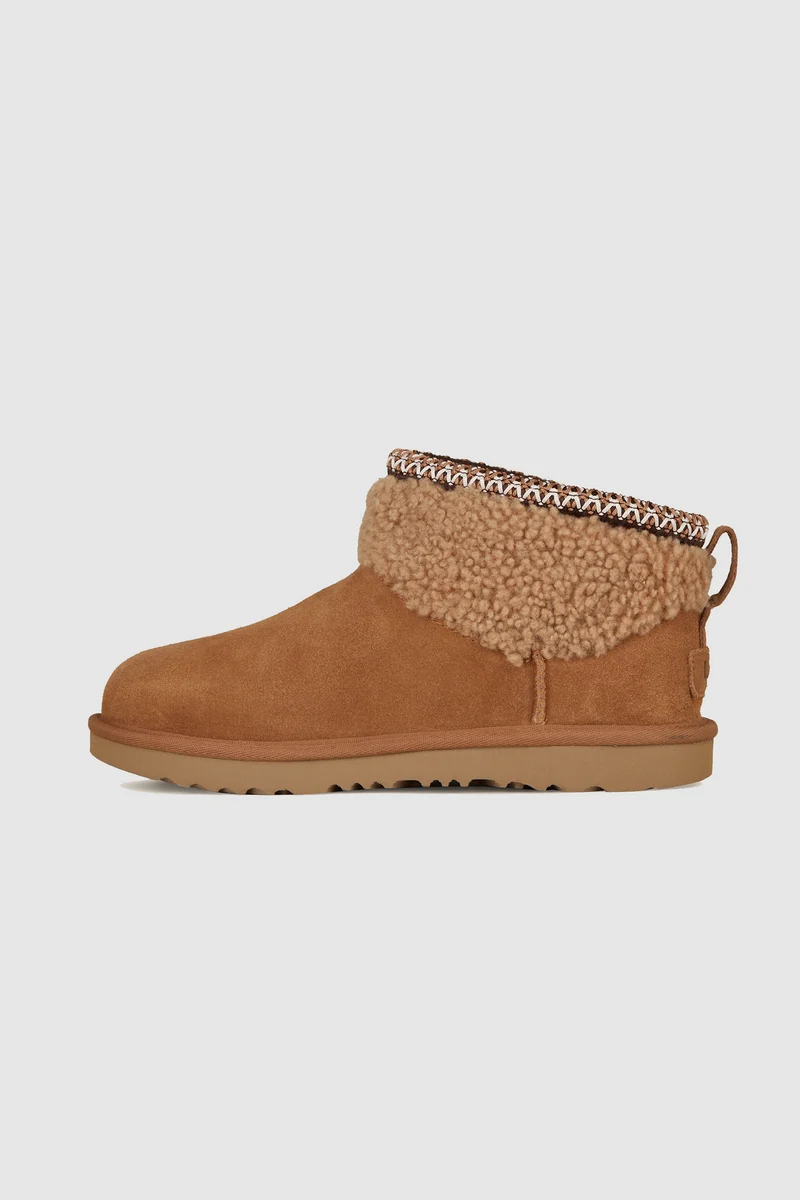 Boots Classic Ultra Mini Maxi Curly