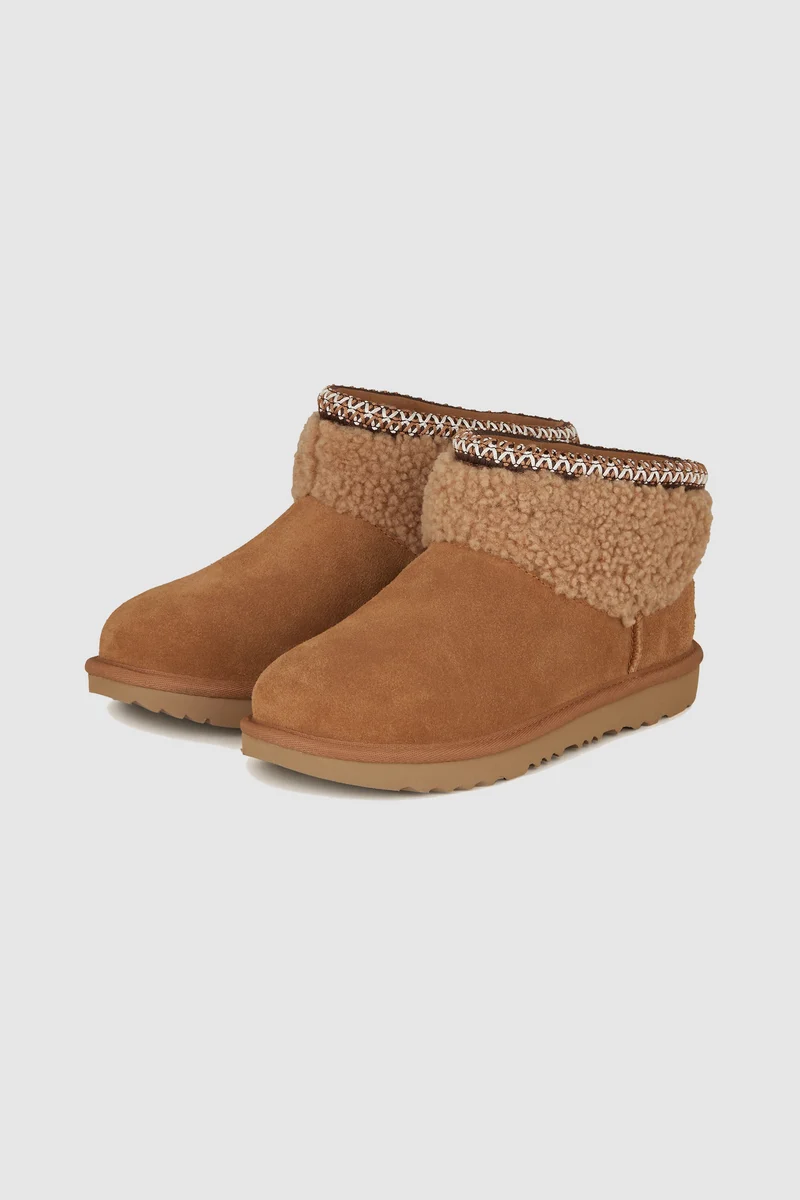 Boots Classic Ultra Mini Maxi Curly
