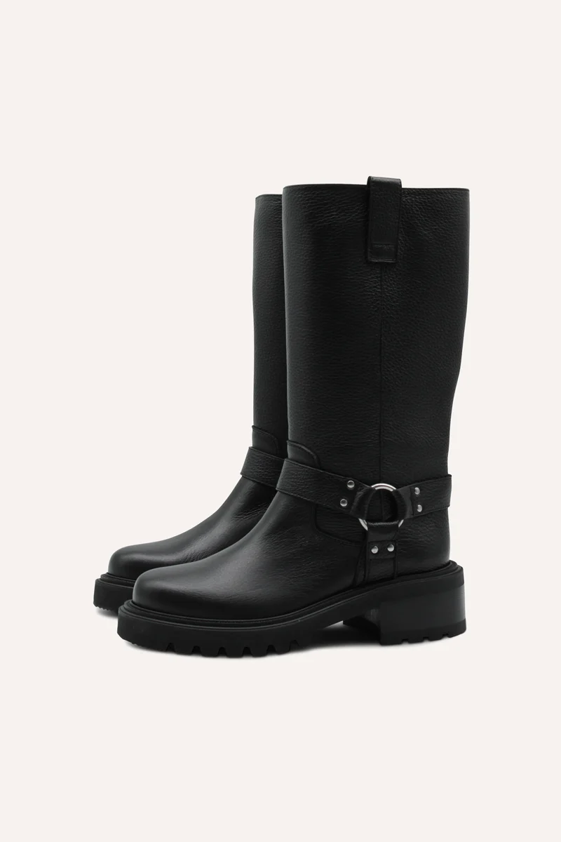 Mittelhohe Stiefel